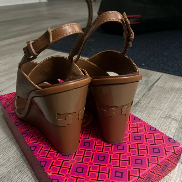 Tory Burch Gabrielle Leather Wedges - Picture 5 of 13